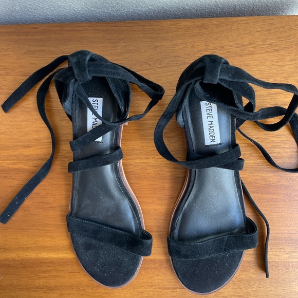 NWOB Steve Madden Rizzaa Suede Strappy Block Heel Sandals. - Picture 4 of 9